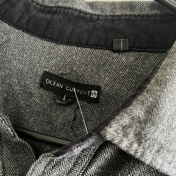 Ocean current large charcoal grey button up - Picture 2 of 4